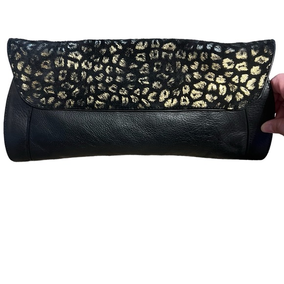 See By Chloé black with gold leopard print clutch bag. Mob wife - Picture 8 of 12